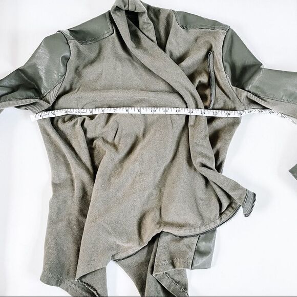Blank NYC Olive Green Drape Wrap Front Mixed Media Faux Leather Jacket Sz XS - Picture 6 of 10